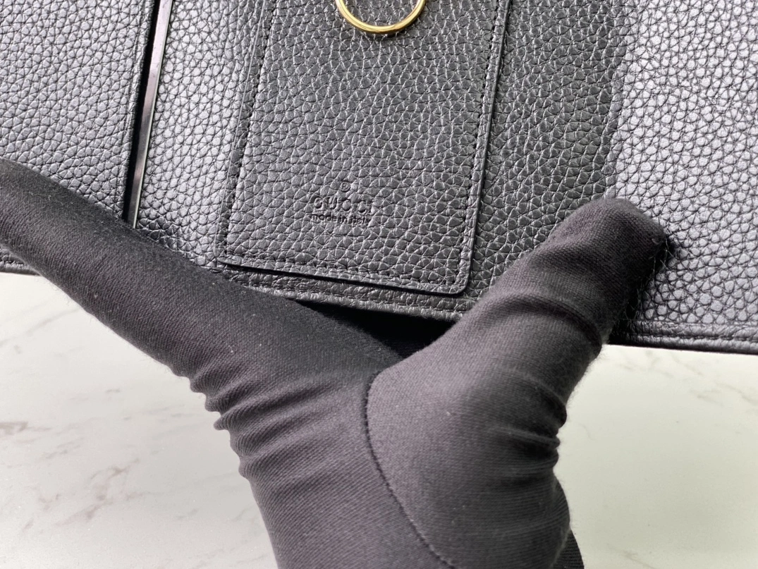 Gucci AAA Quality Wallets SmartChoice 8213