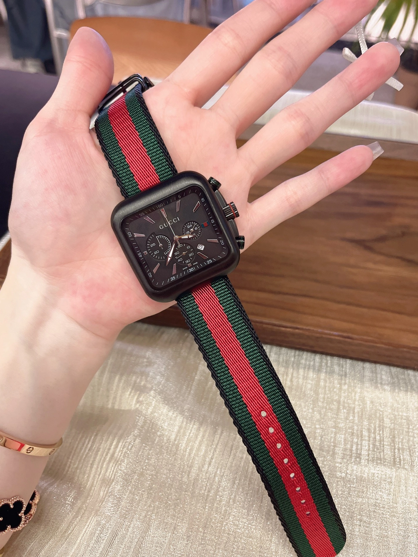 Gucci AAA Quality Watches EyeCatching 5375