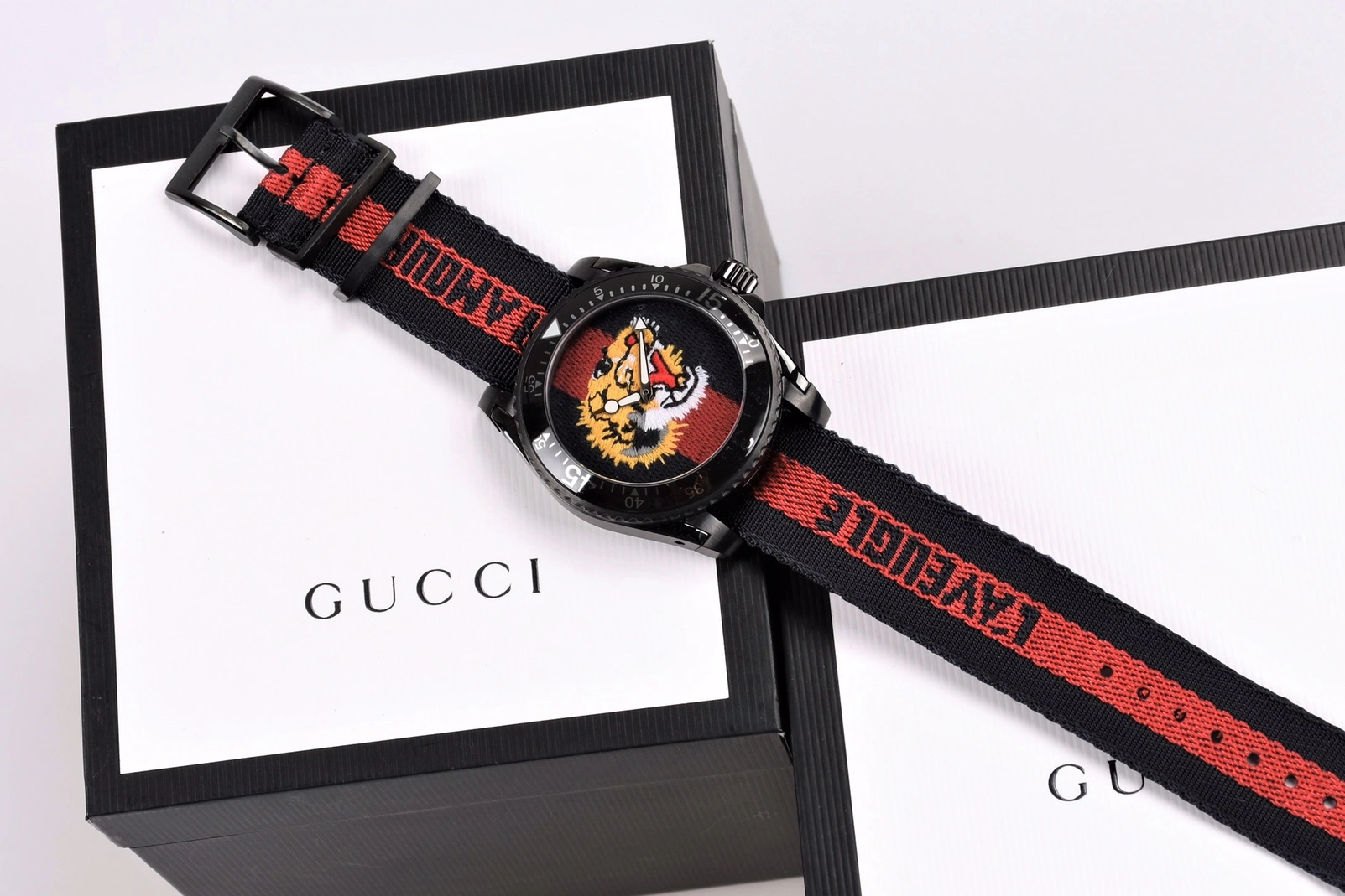 Gucci AAA Quality Watches For Men Versatile 7559