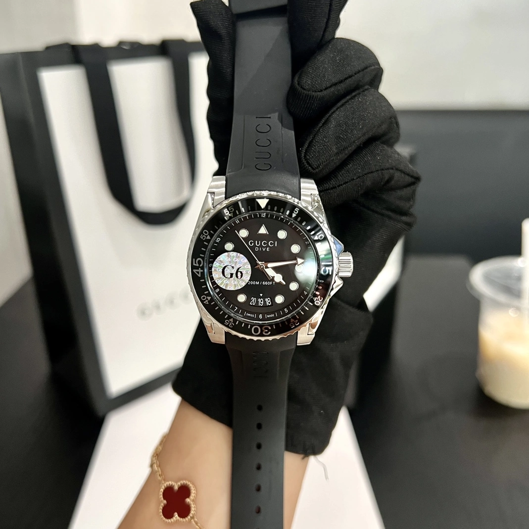 Gucci AAA Quality Watches For Unisex DailyWear 9882