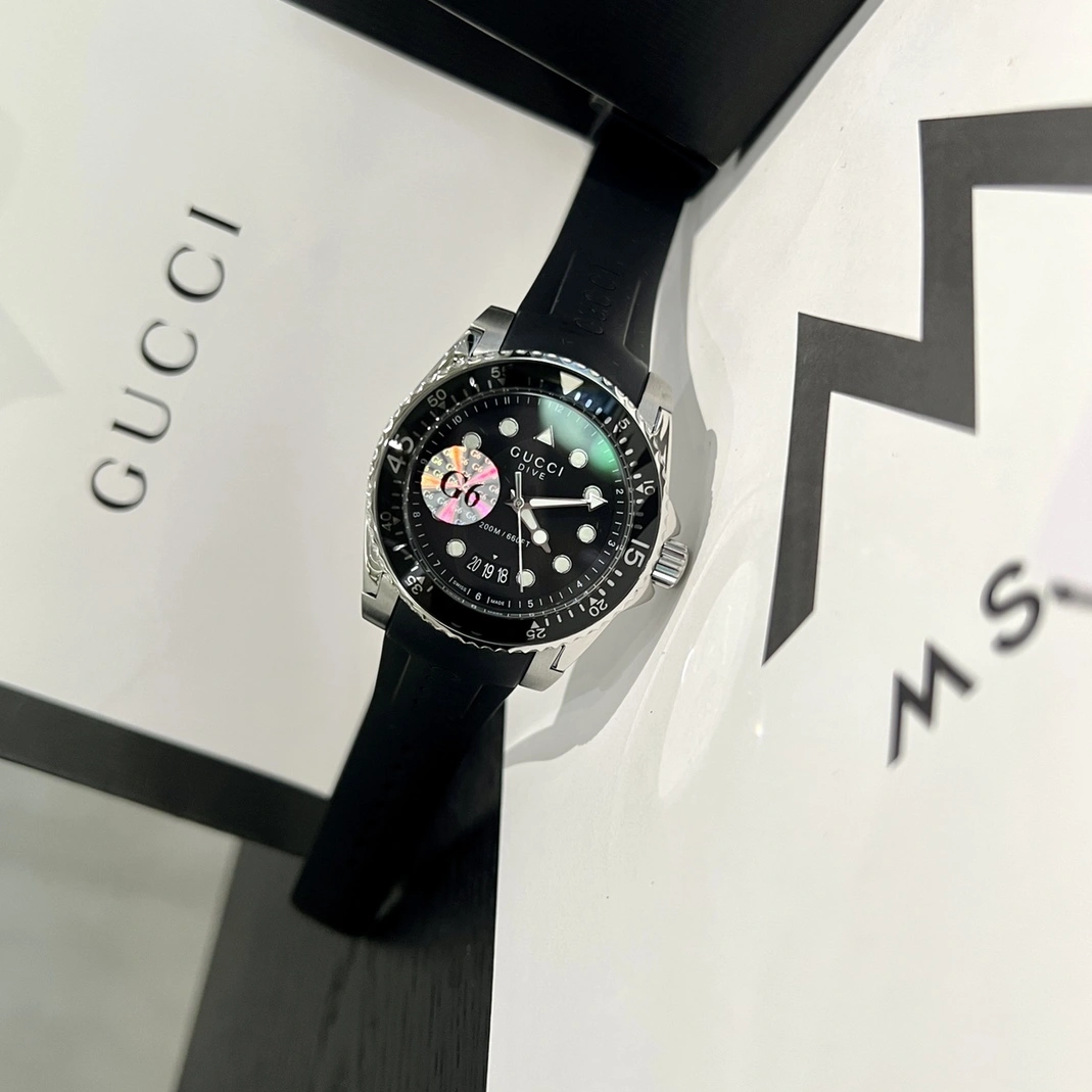 Gucci AAA Quality Watches For Unisex DailyWear 9882