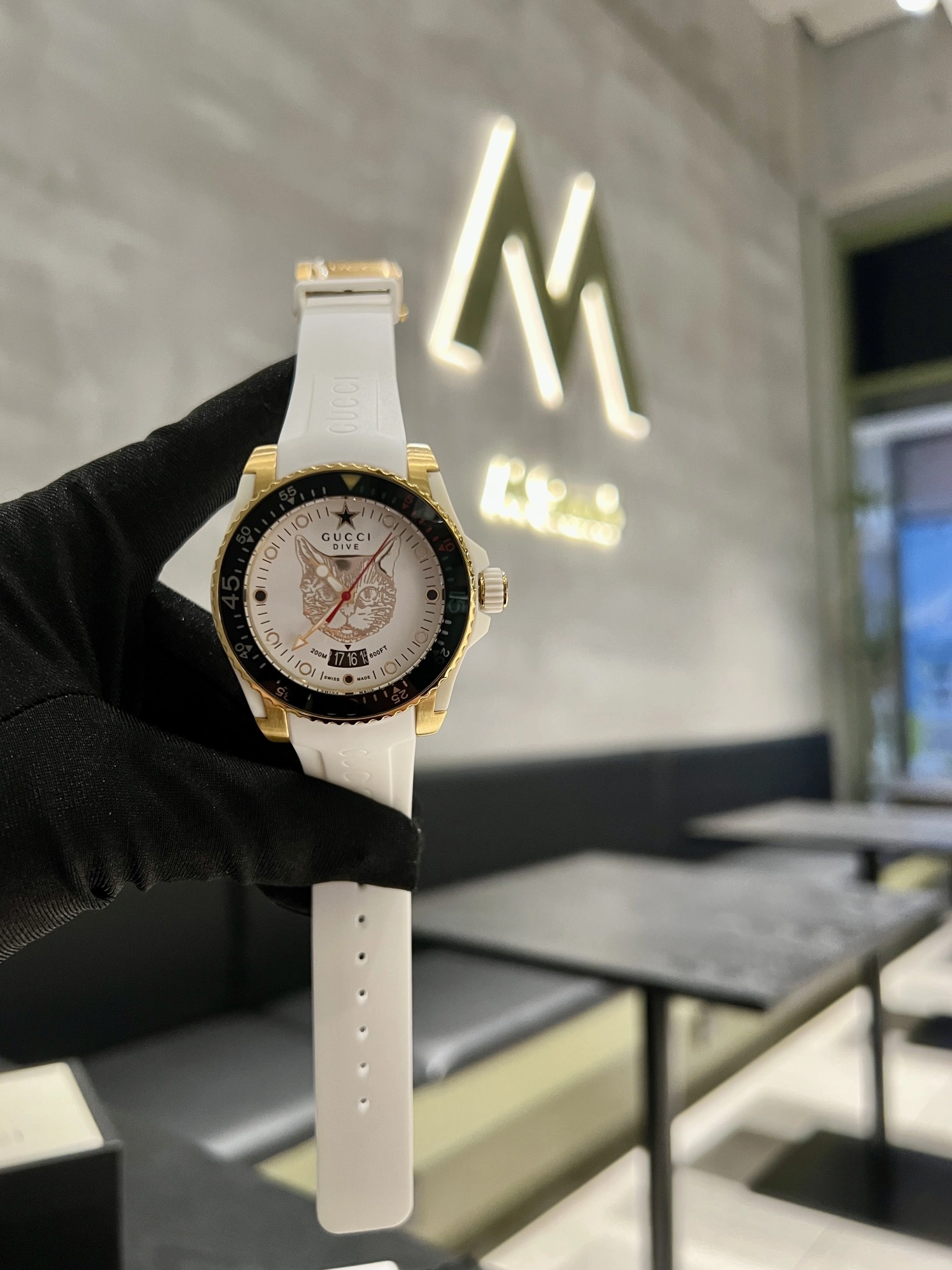 Gucci AAA Quality Watches For Unisex Elegant 9835