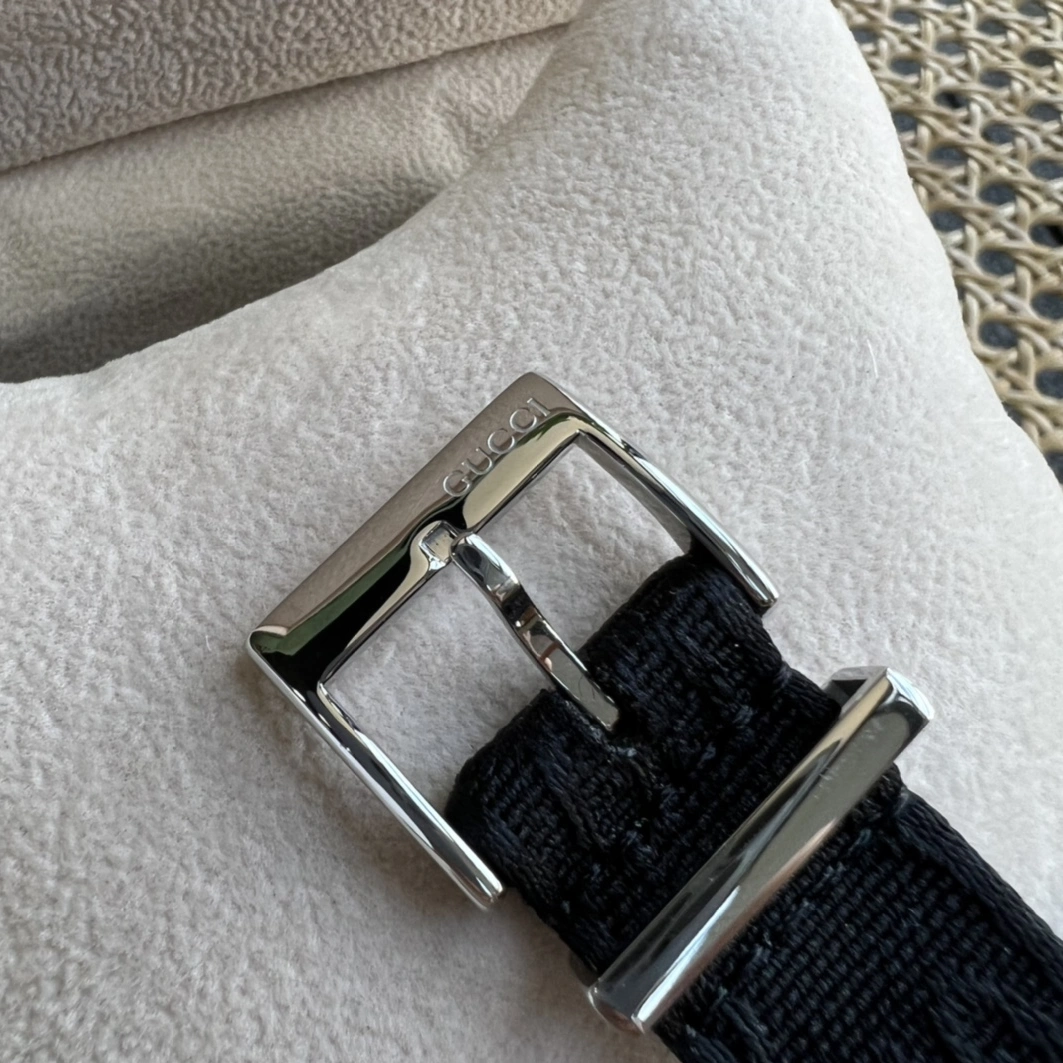 Gucci AAA Quality Watches For Unisex EyeCatching 620