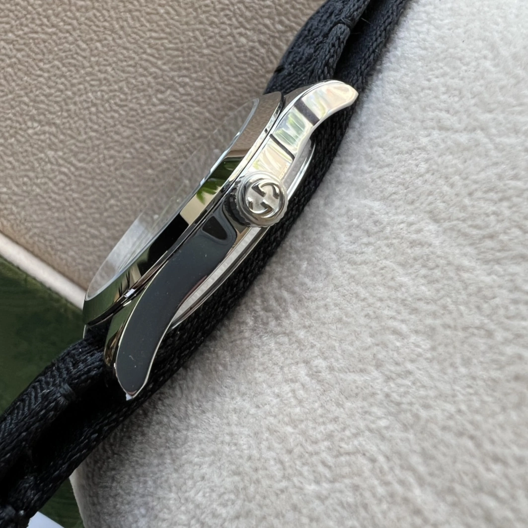 Gucci AAA Quality Watches For Unisex EyeCatching 620