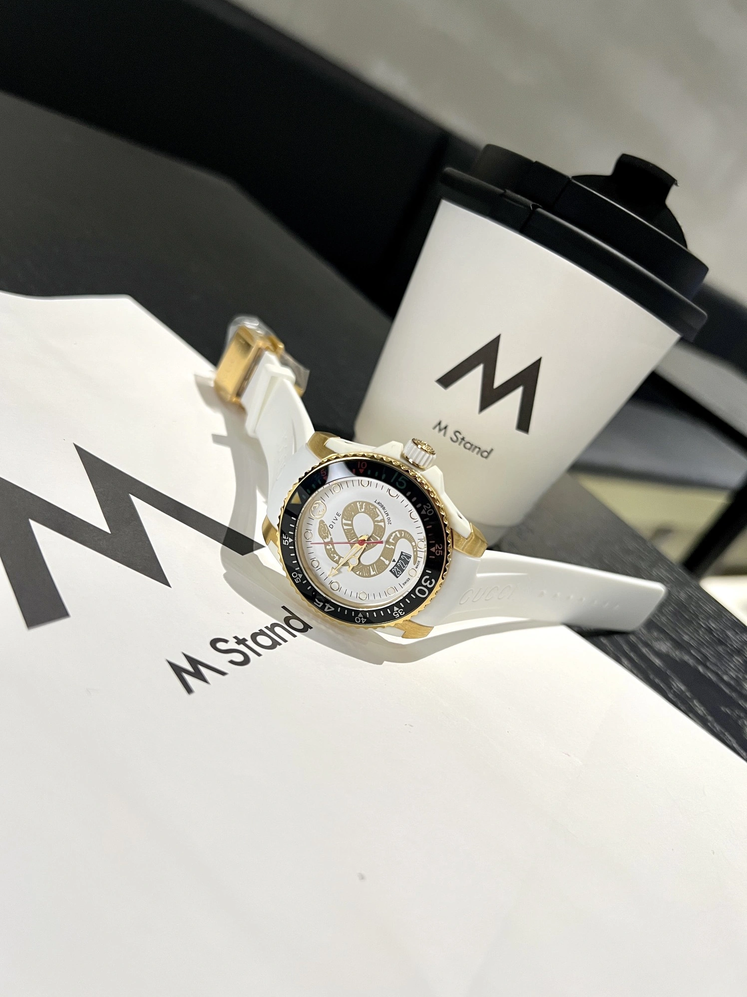 Gucci AAA Quality Watches For Unisex Vibrant 5460