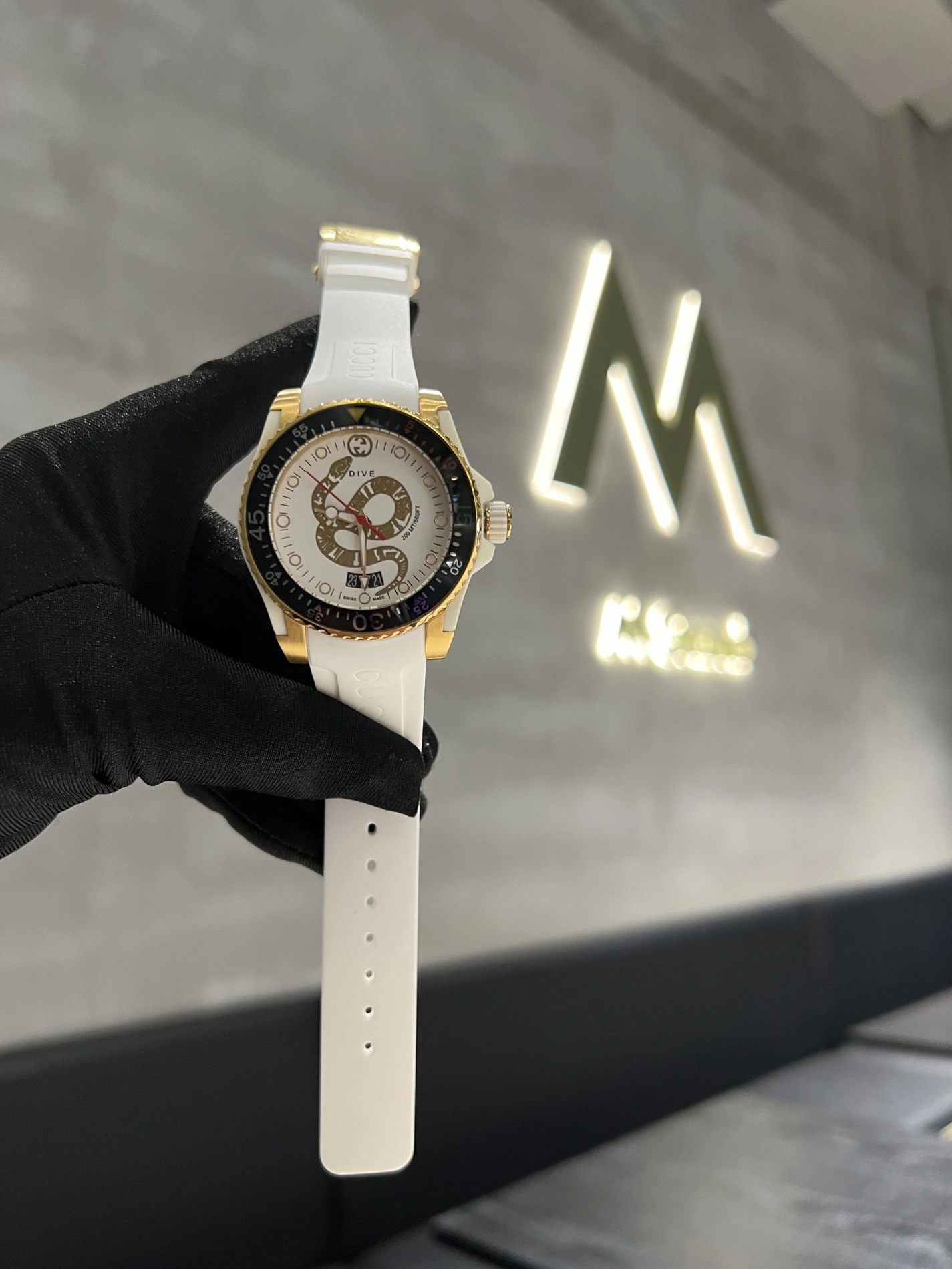 Gucci AAA Quality Watches For Unisex Vibrant 5460