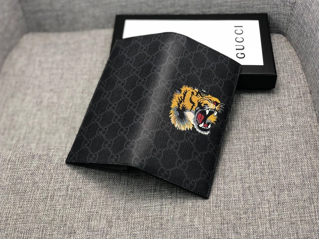 Gucci AAA Wallets StreetReady 9108
