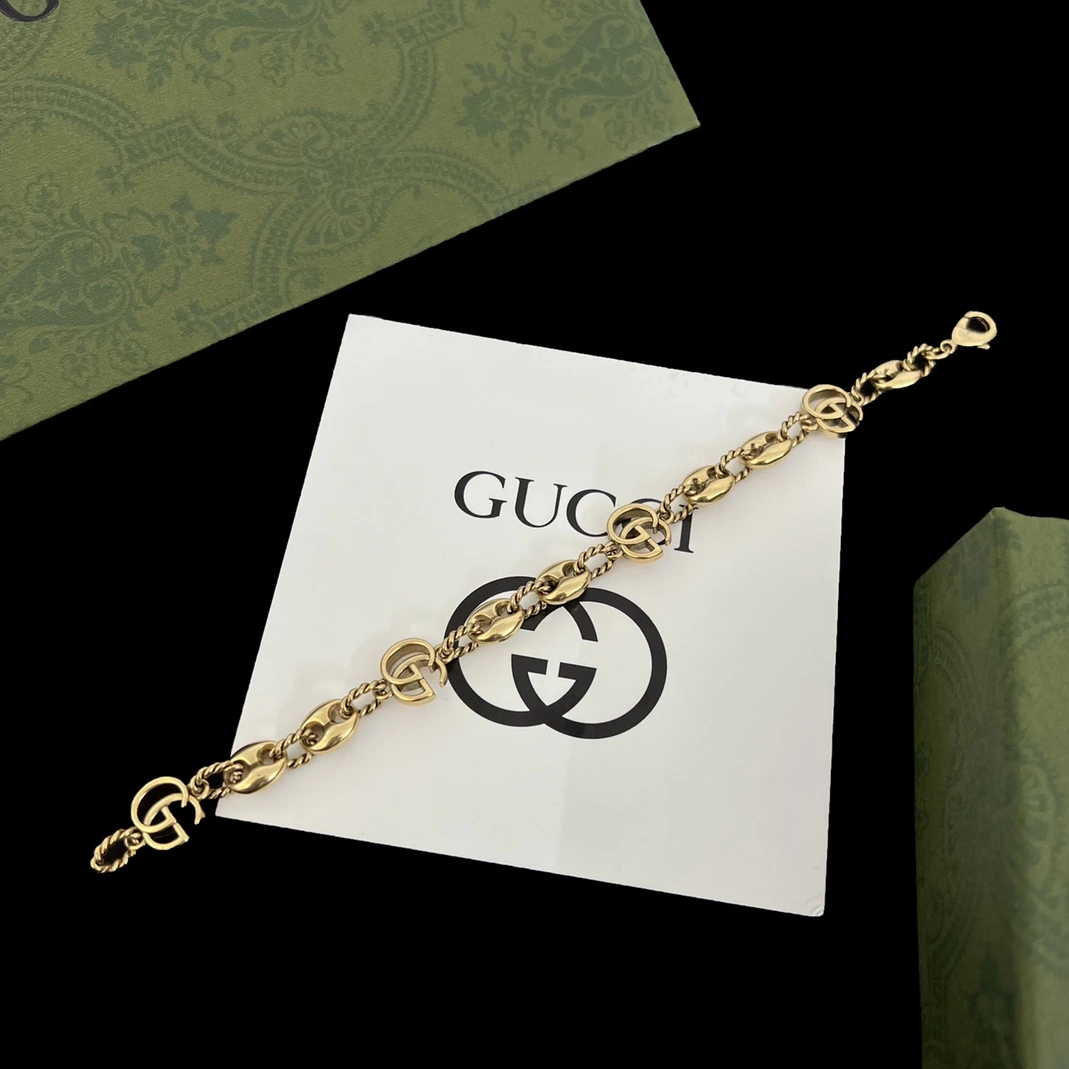 Gucci Bracelet Functional 8270