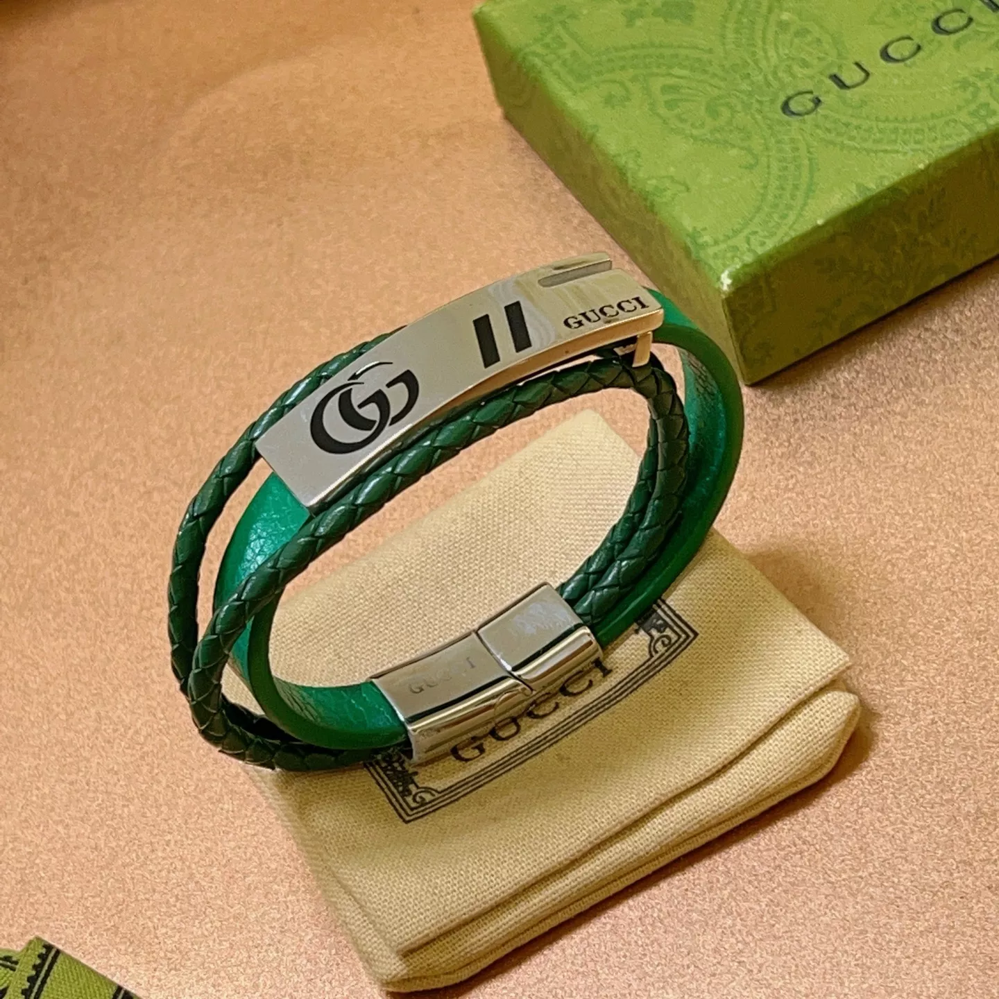 Gucci Bracelets AllSeason 6918