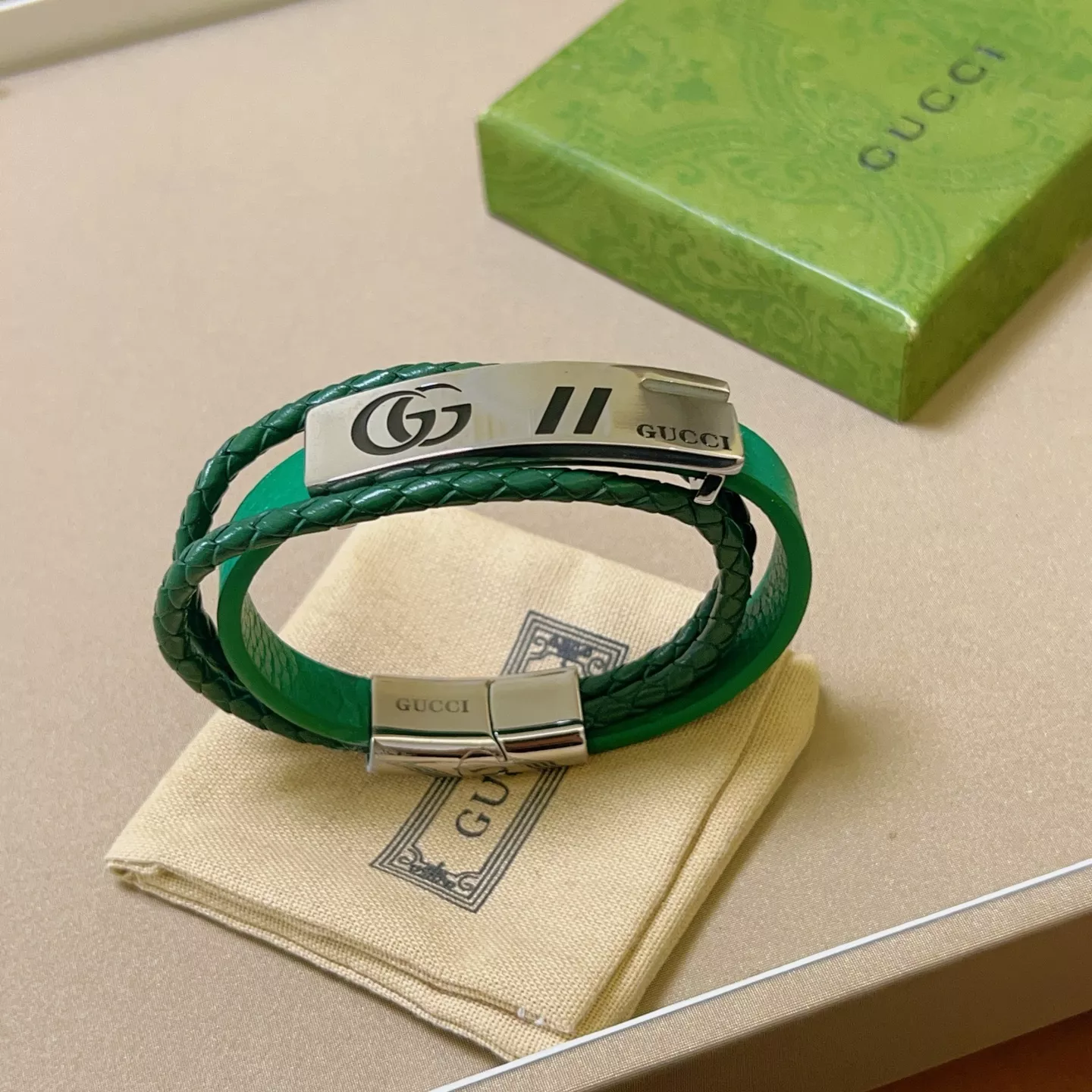 Gucci Bracelets AllSeason 6918