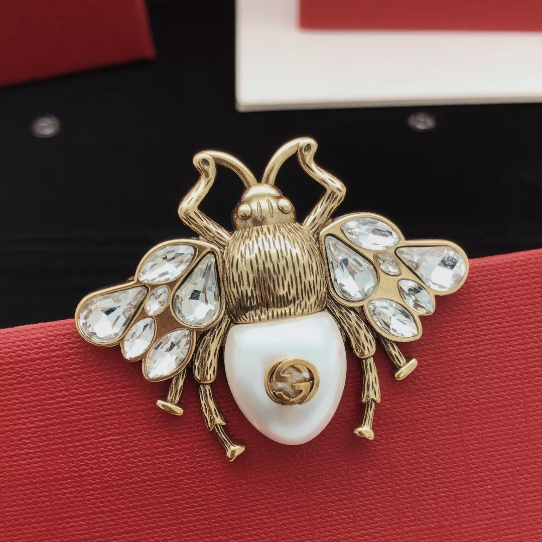 Gucci Brooches For Women Bold 8808