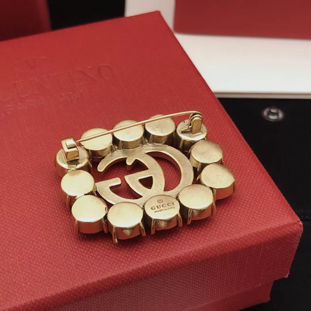 Gucci Brooches For Women DailyWear 808