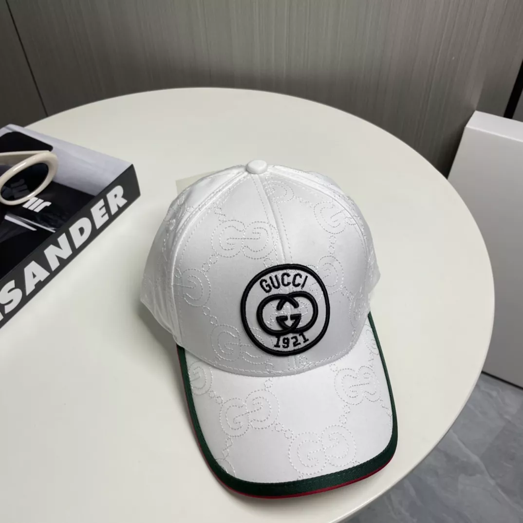 Gucci Caps Bright 301