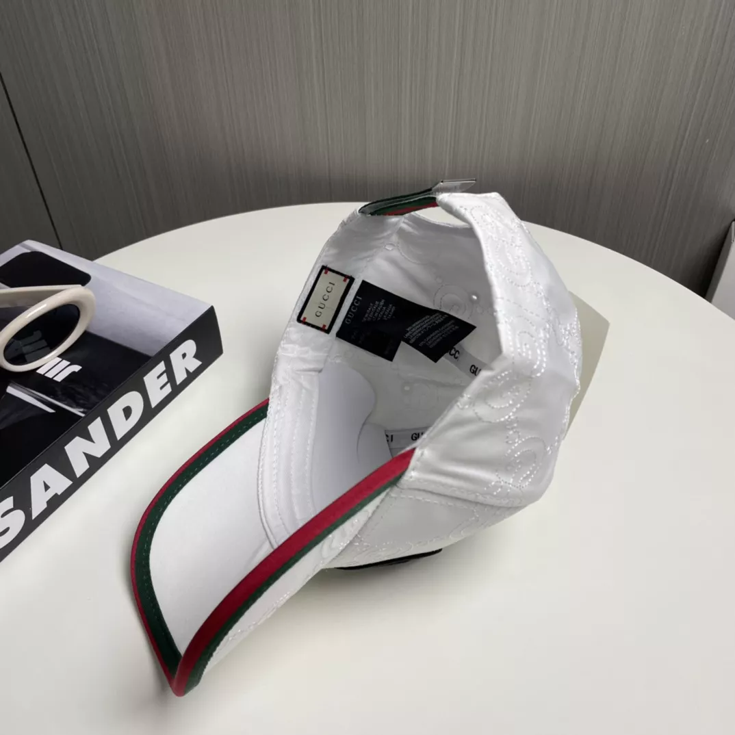 Gucci Caps Bright 301
