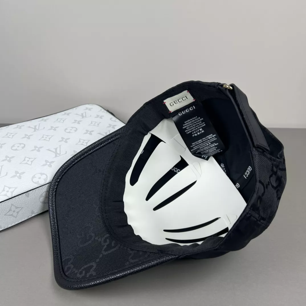 Gucci Caps Compact 4456
