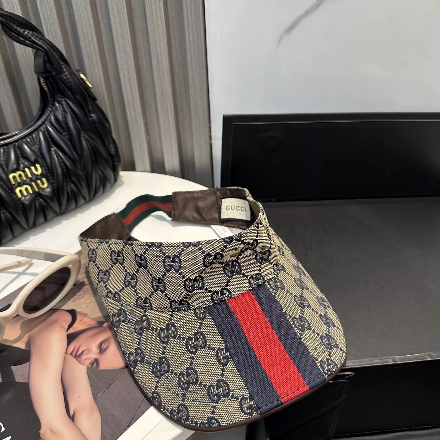 Gucci Caps Compact 5226