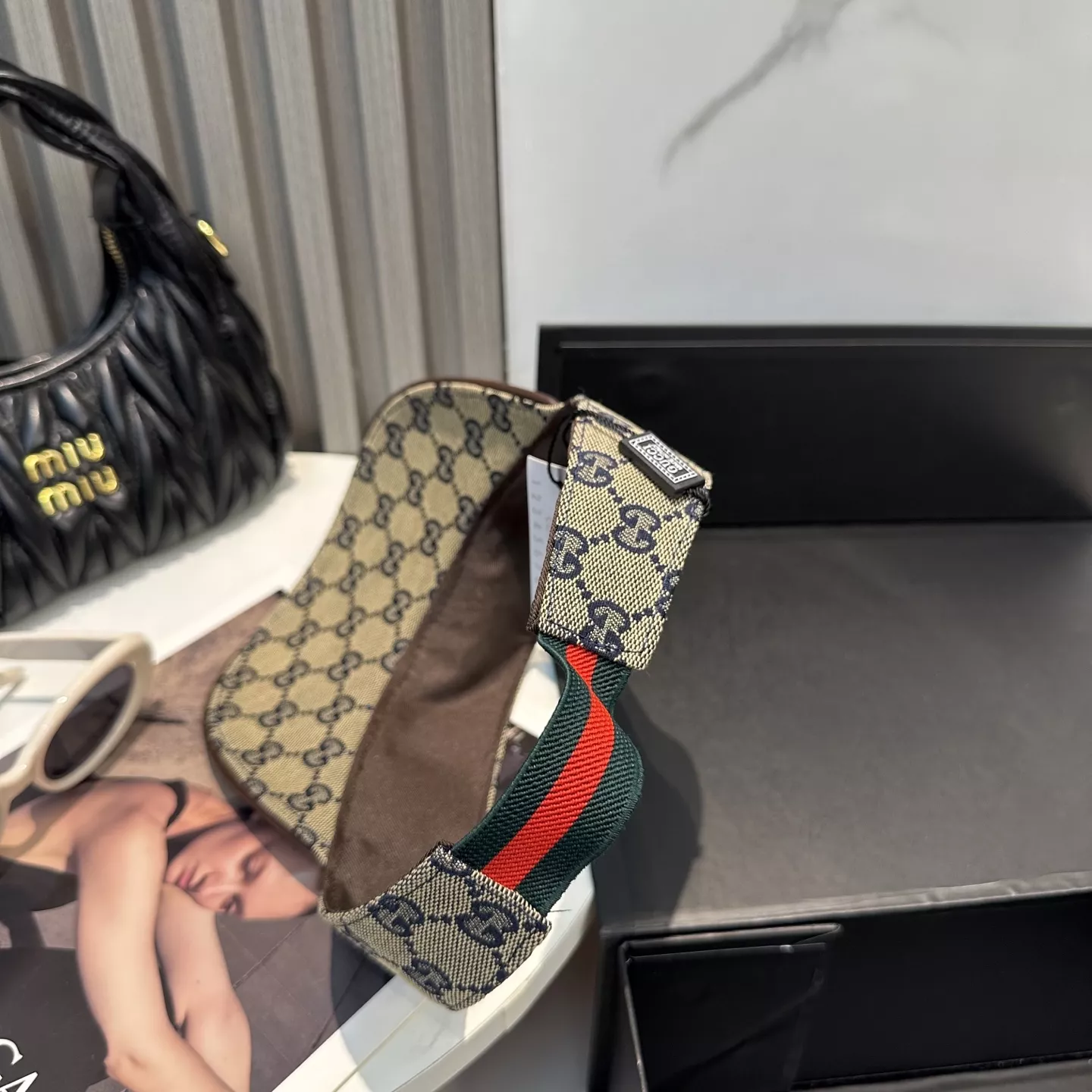 Gucci Caps Compact 5226
