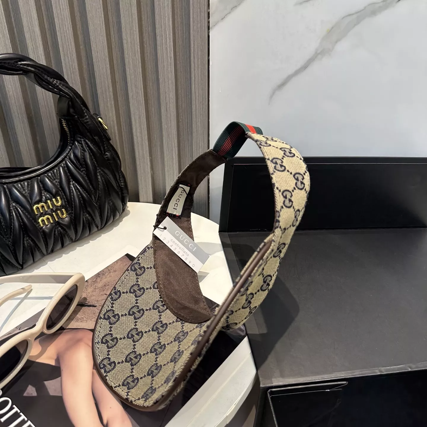 Gucci Caps Compact 5226