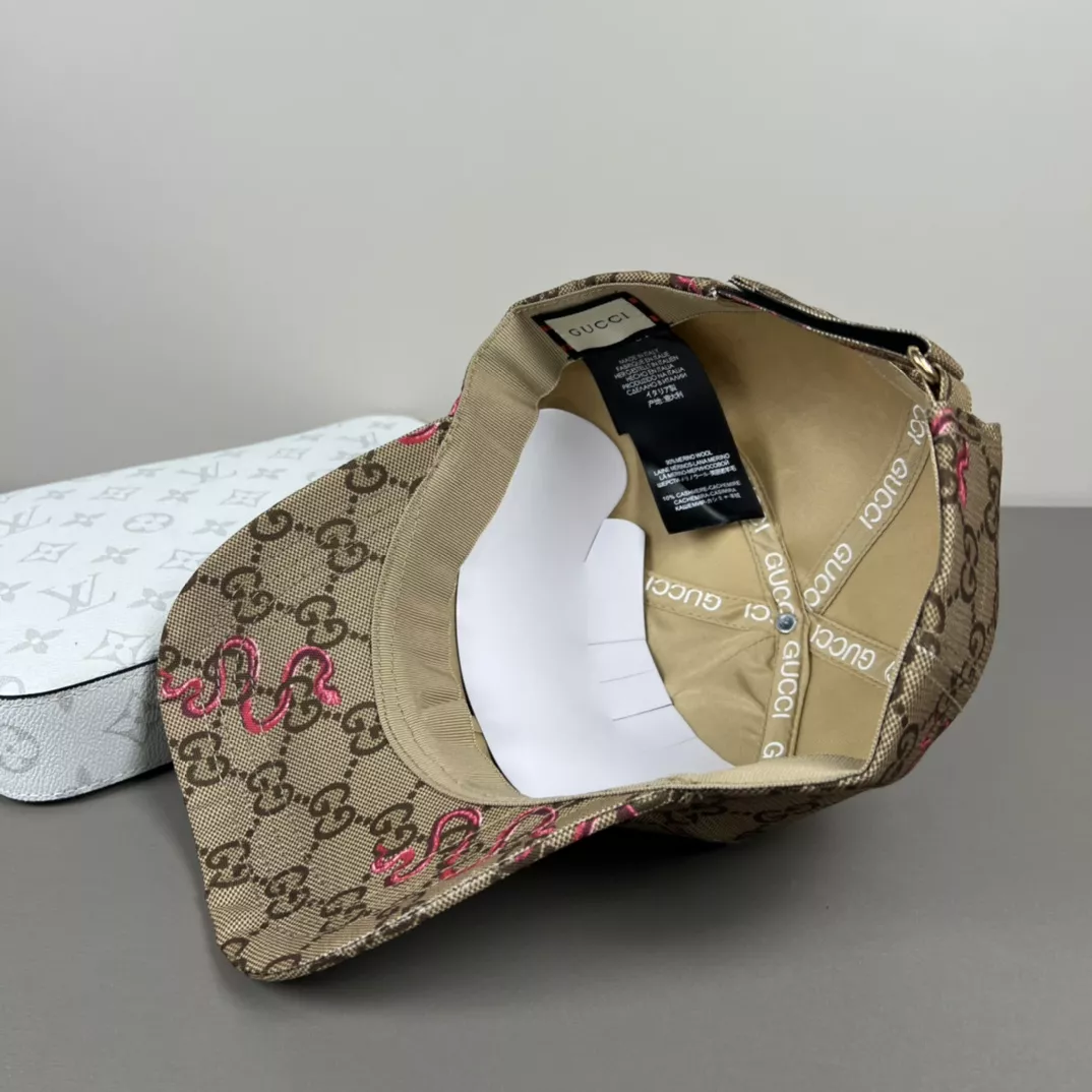 Gucci Caps Durable 1580