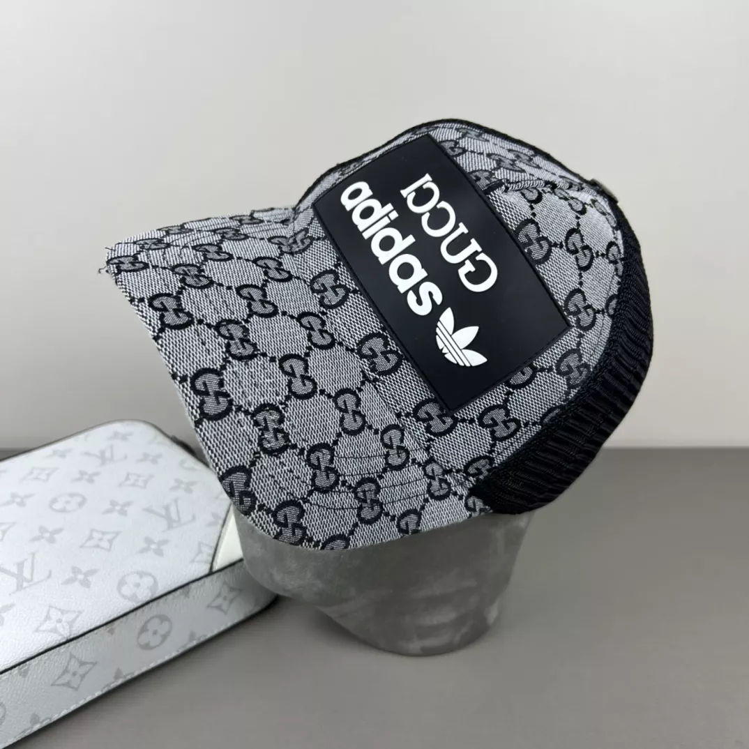 Gucci Caps EyeCatching 2311