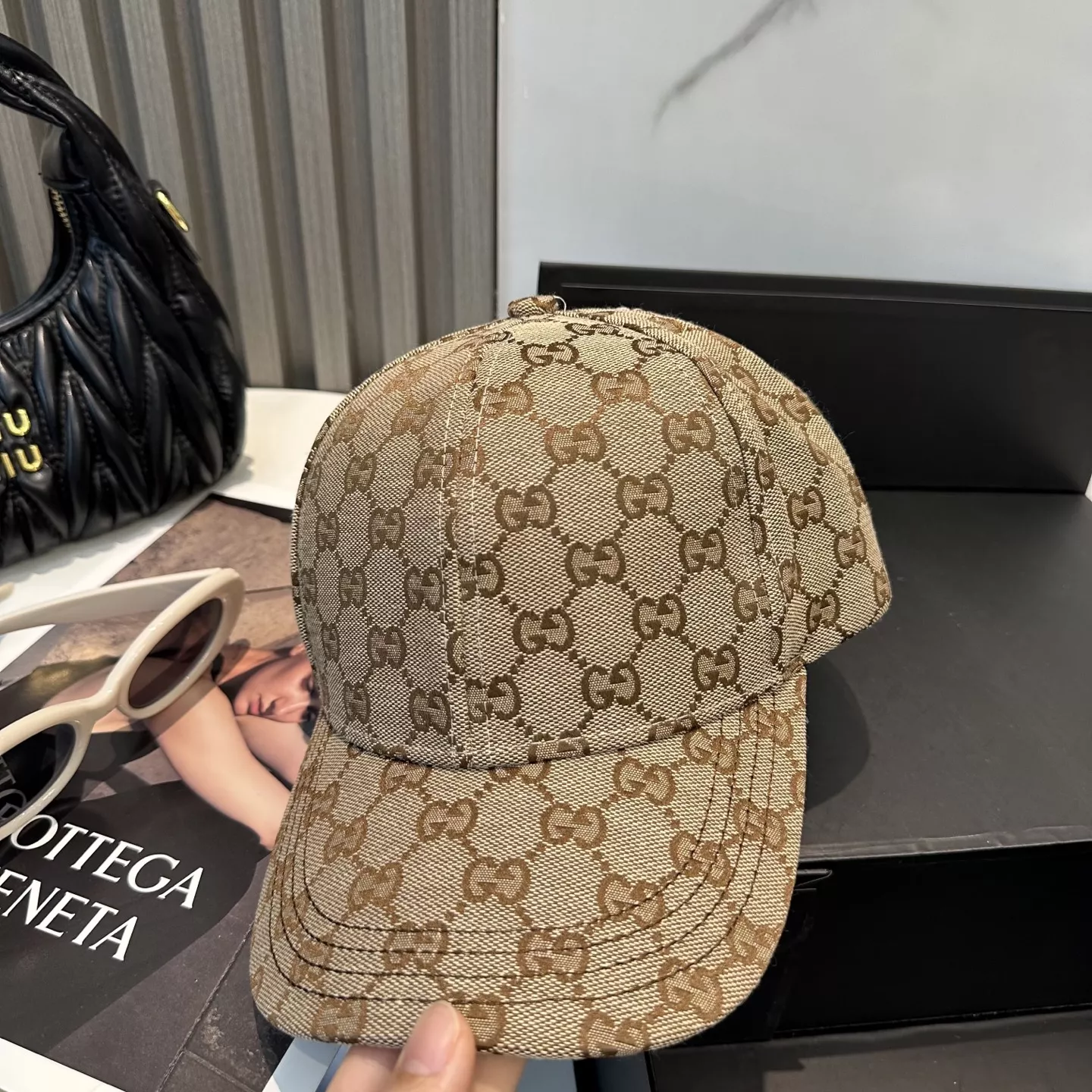 Gucci Caps GoAnywhere 529