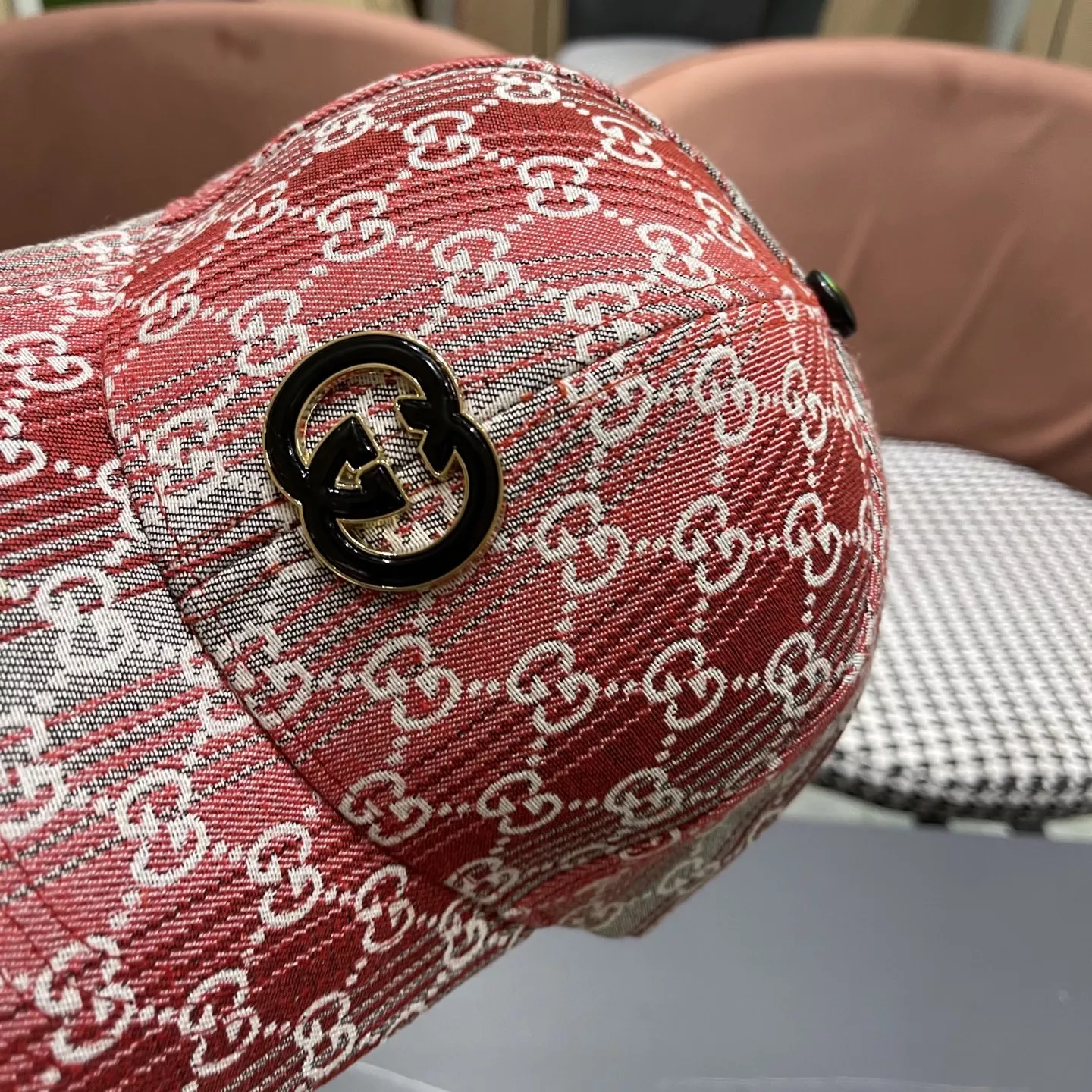 Gucci Caps GoAnywhere 9950