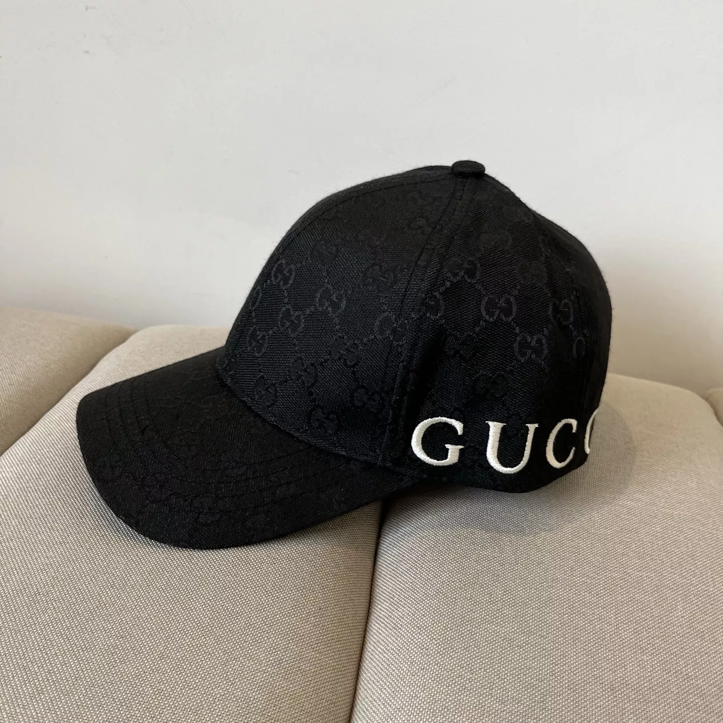Gucci Caps Lightweight 980