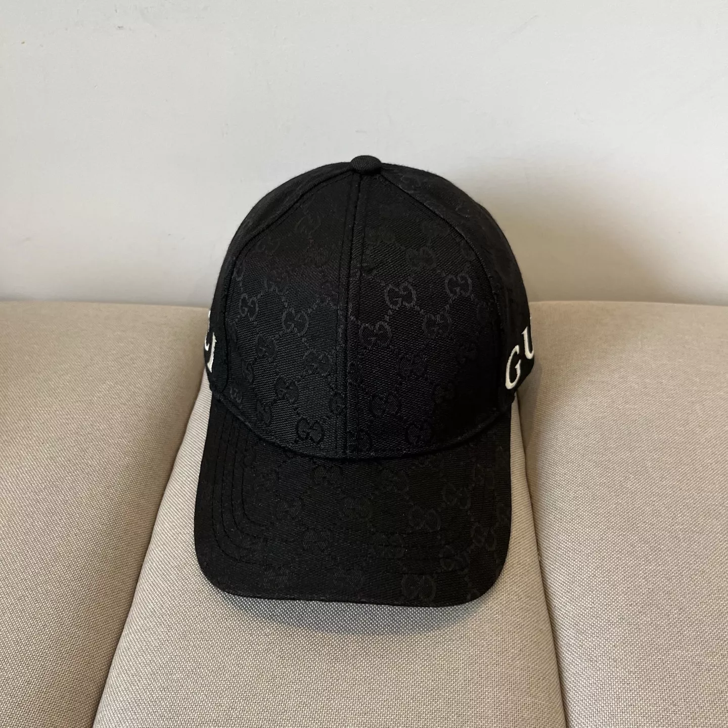 Gucci Caps Lightweight 980