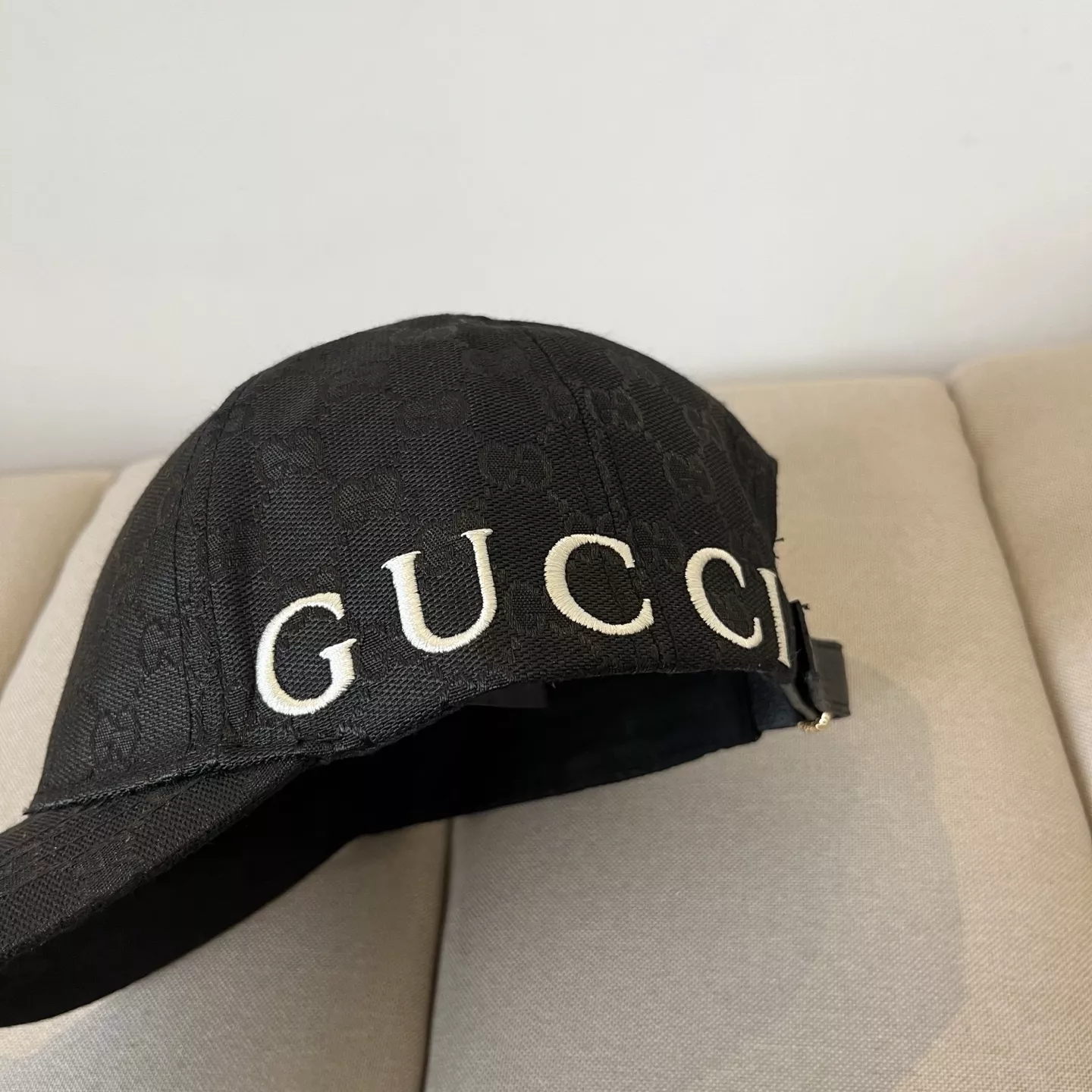 Gucci Caps Lightweight 980