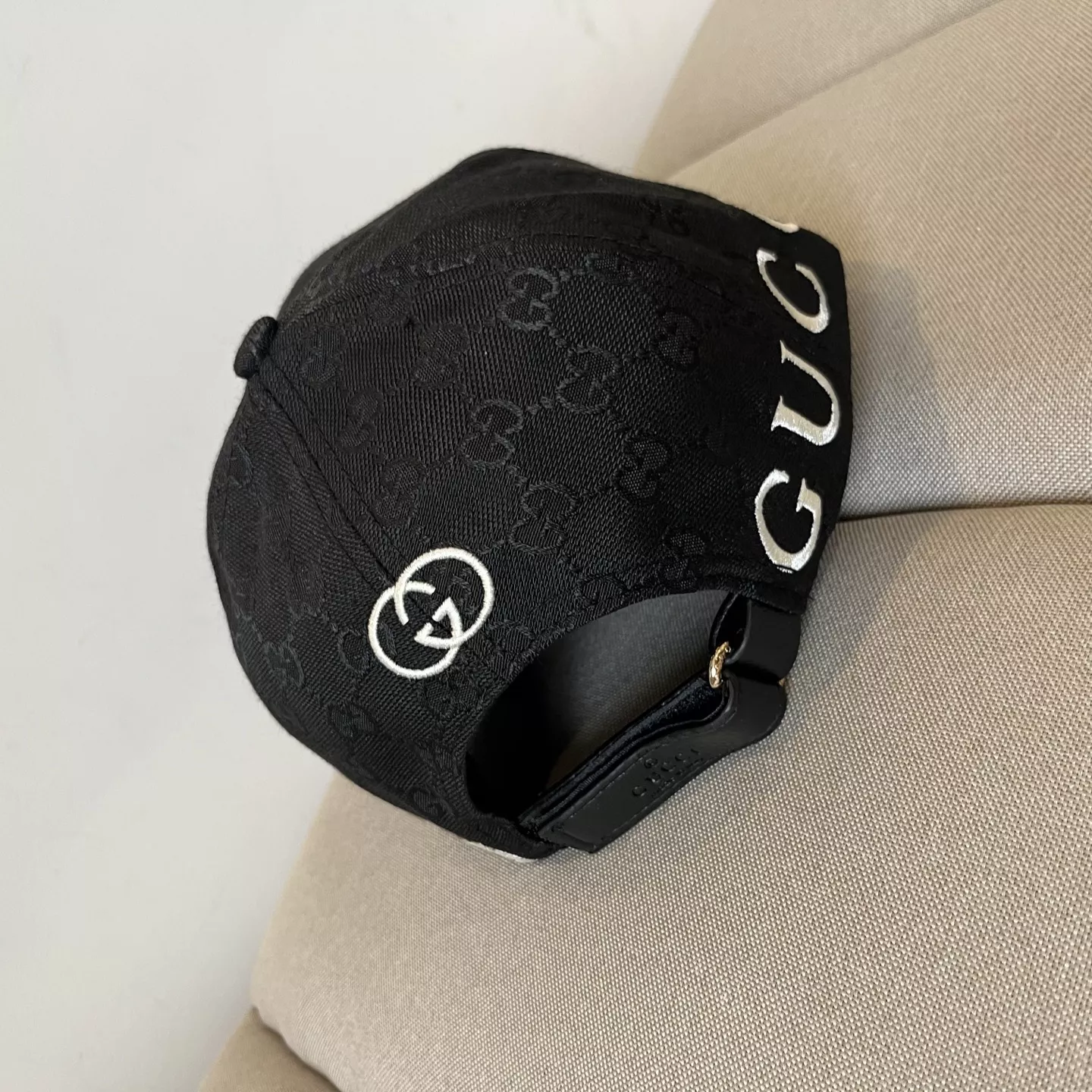 Gucci Caps Lightweight 980