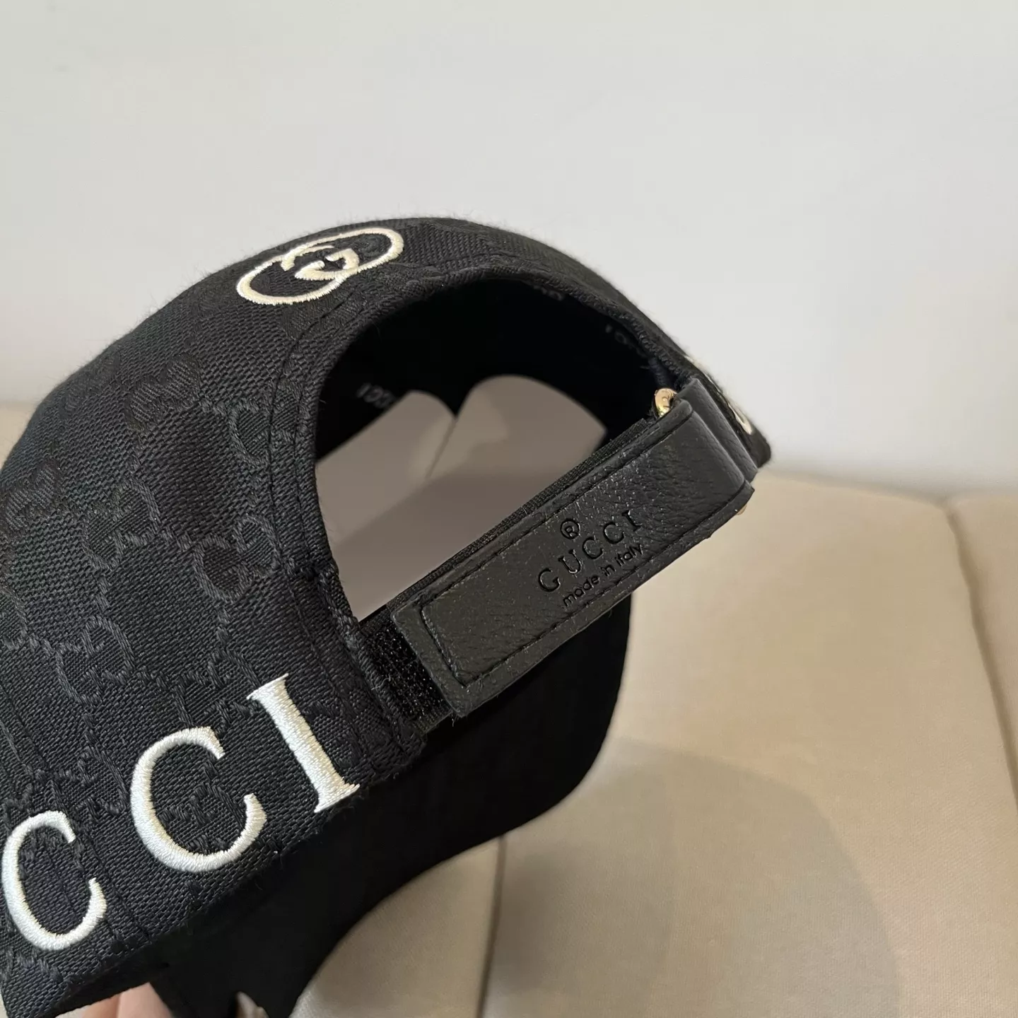 Gucci Caps Lightweight 980