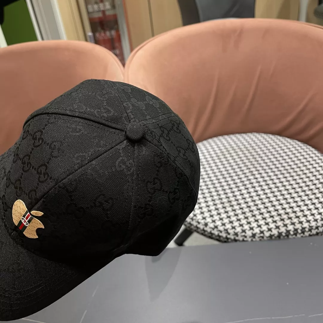 Gucci Caps Minimalist 8546