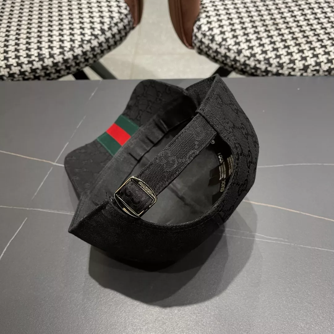 Gucci Caps Minimalist 8546