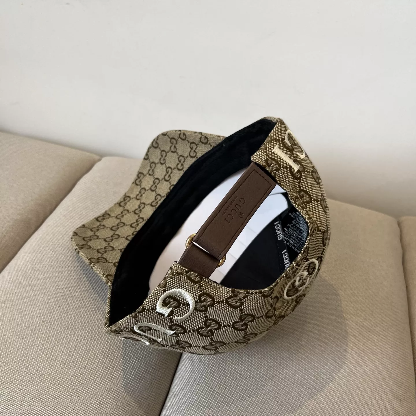Gucci Caps Minimalist 9150