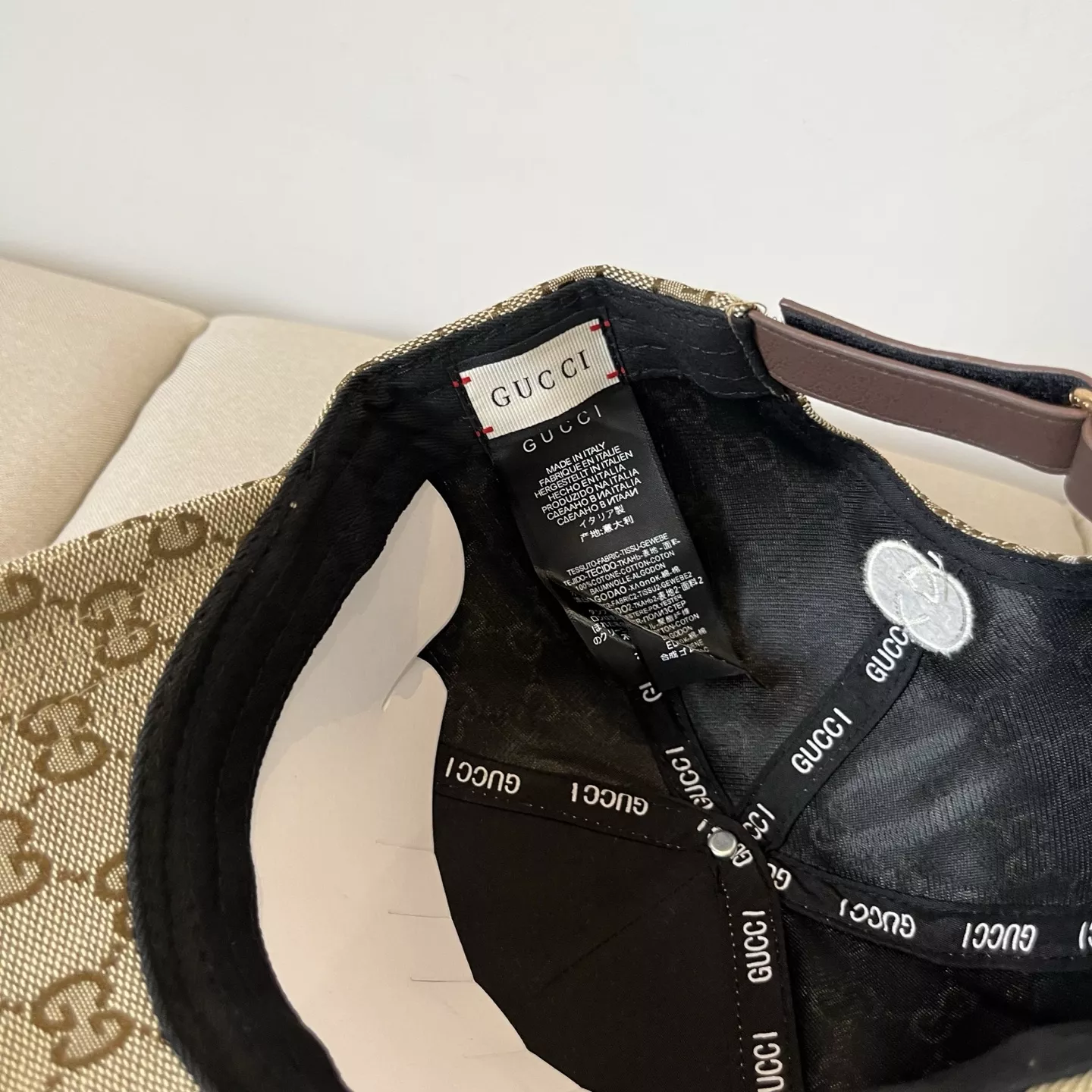 Gucci Caps Minimalist 9150
