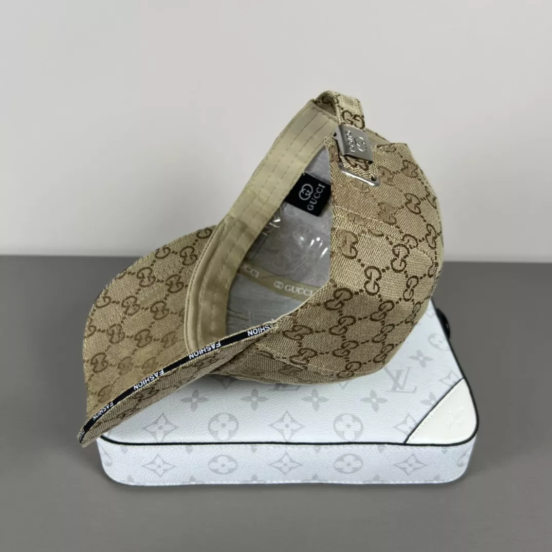 Gucci Caps Modern 9745