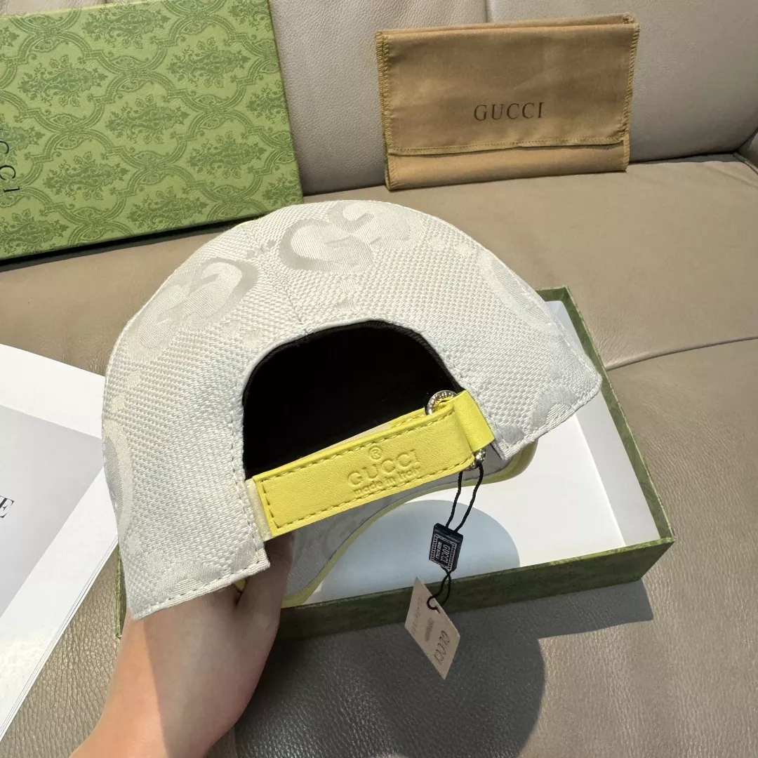 Gucci Caps Sleek 5972