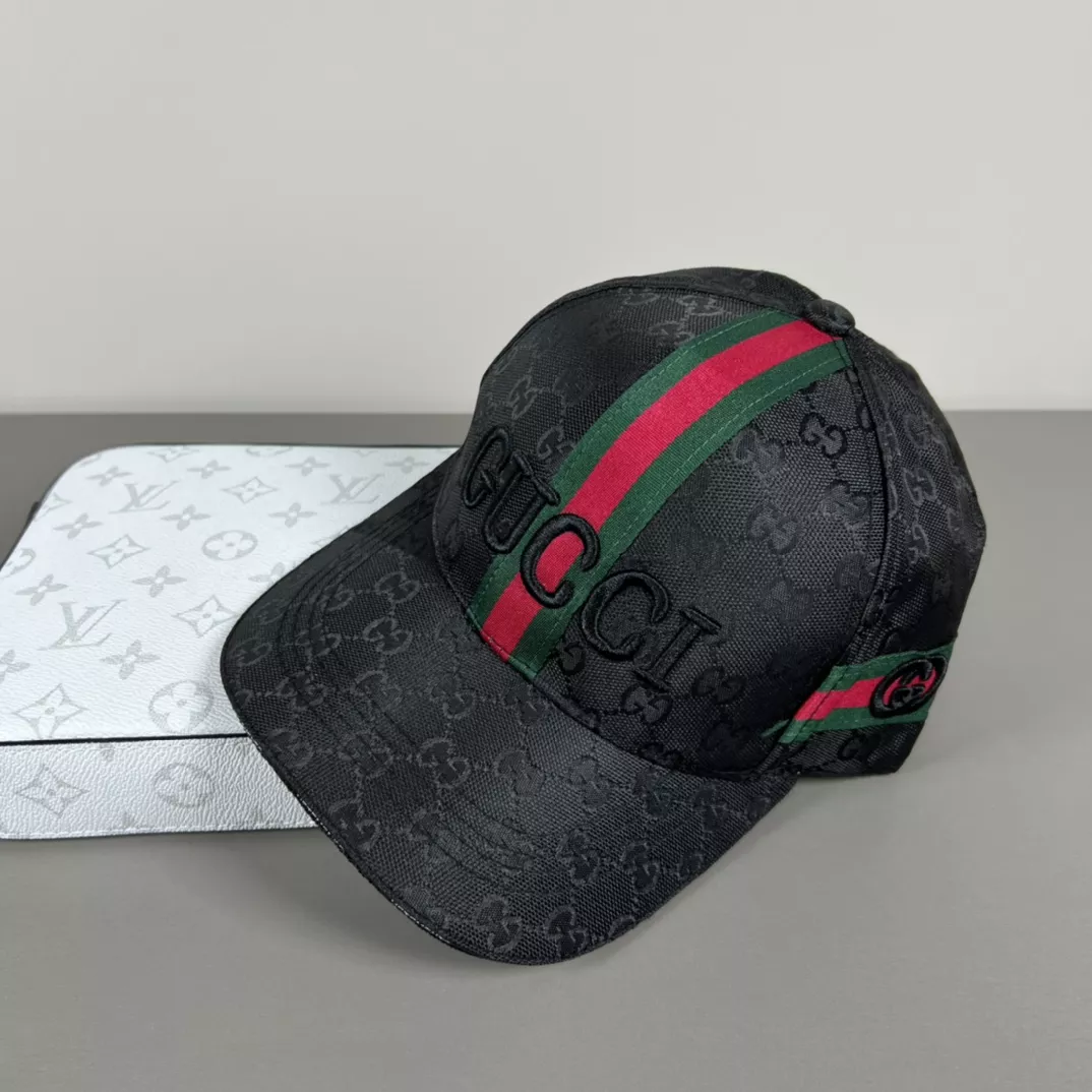 Gucci Caps Sleek 6346
