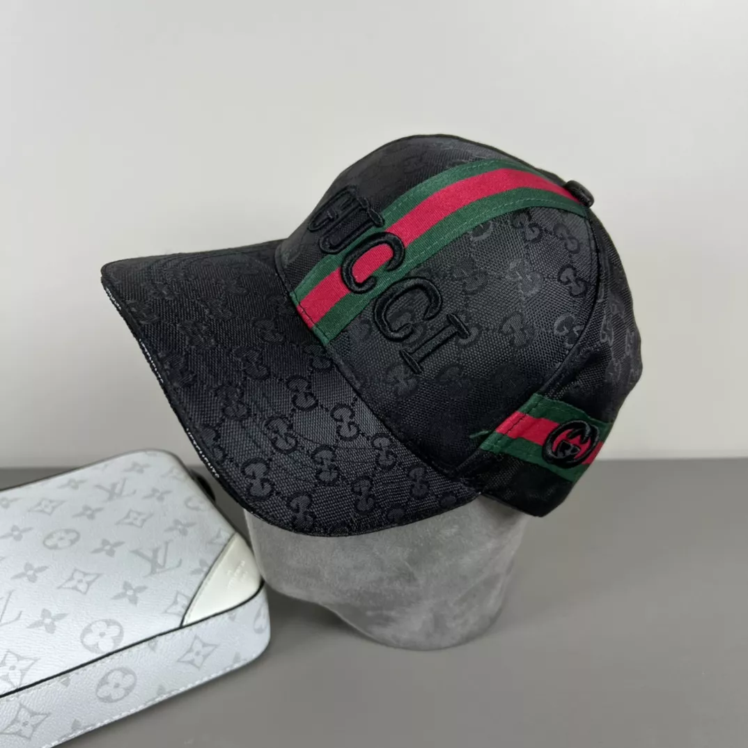 Gucci Caps Sleek 6346