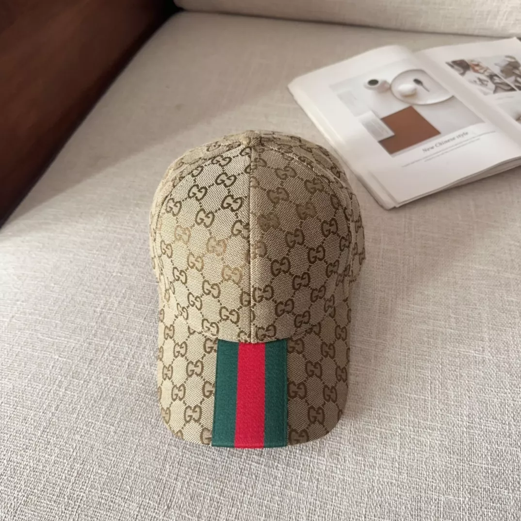 Gucci Caps Sleek 6789