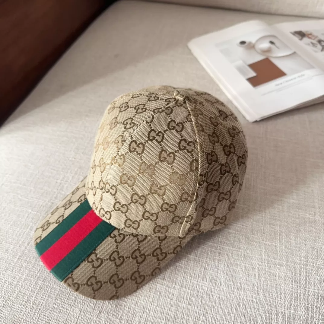 Gucci Caps Sleek 6789
