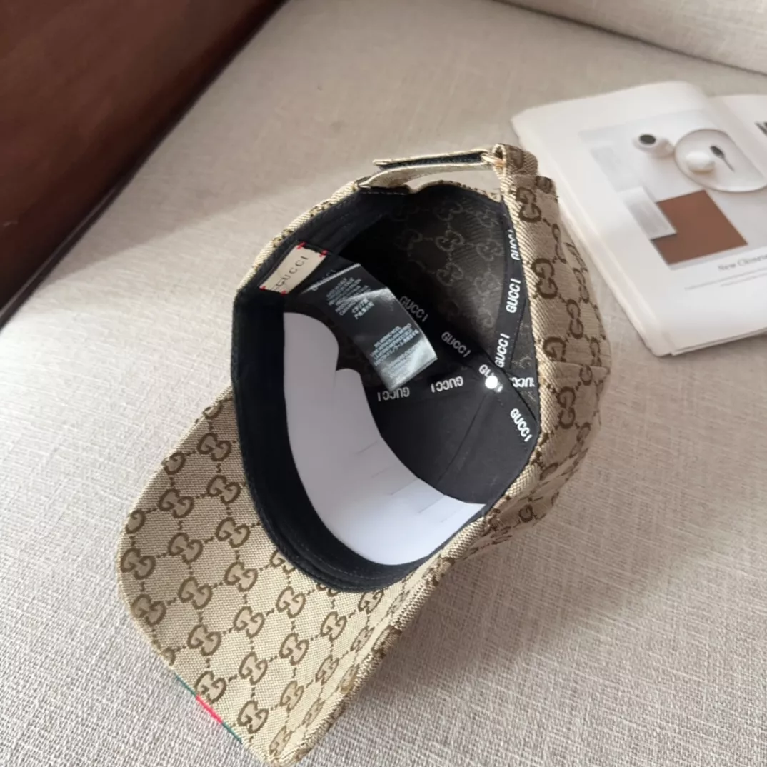 Gucci Caps Sleek 6789