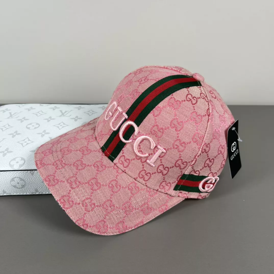 Gucci Caps Sleek 8619