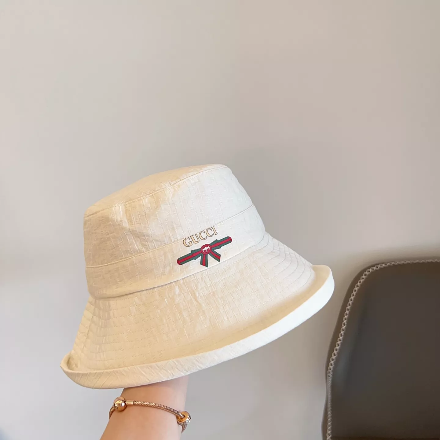 Gucci Caps Trendsetting 8859