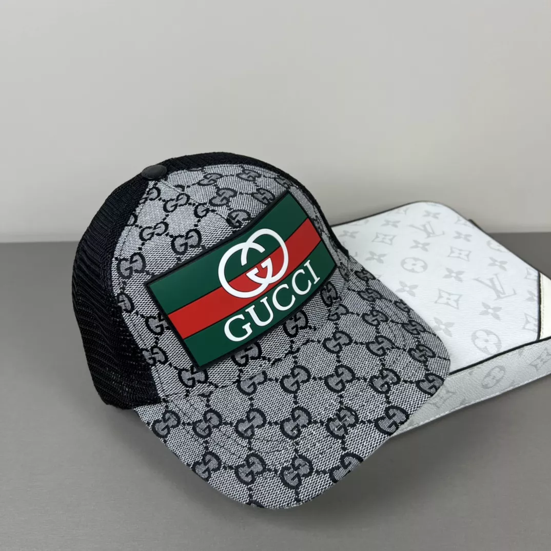 Gucci Caps Trendsetting 9345