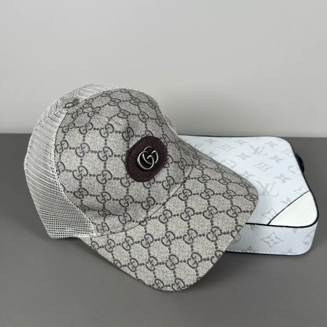 Gucci Caps Vibrant 4937