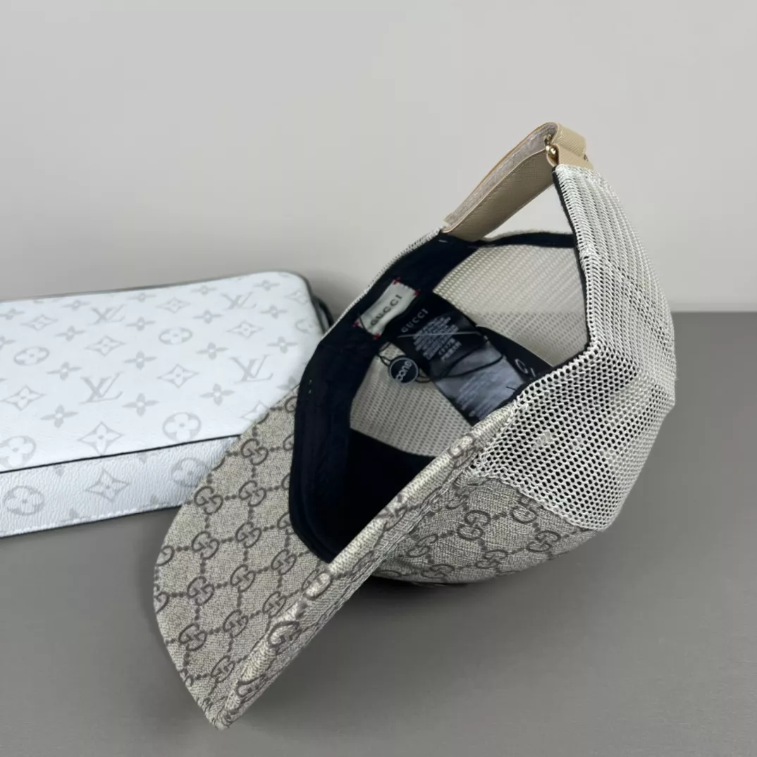 Gucci Caps Vibrant 4937