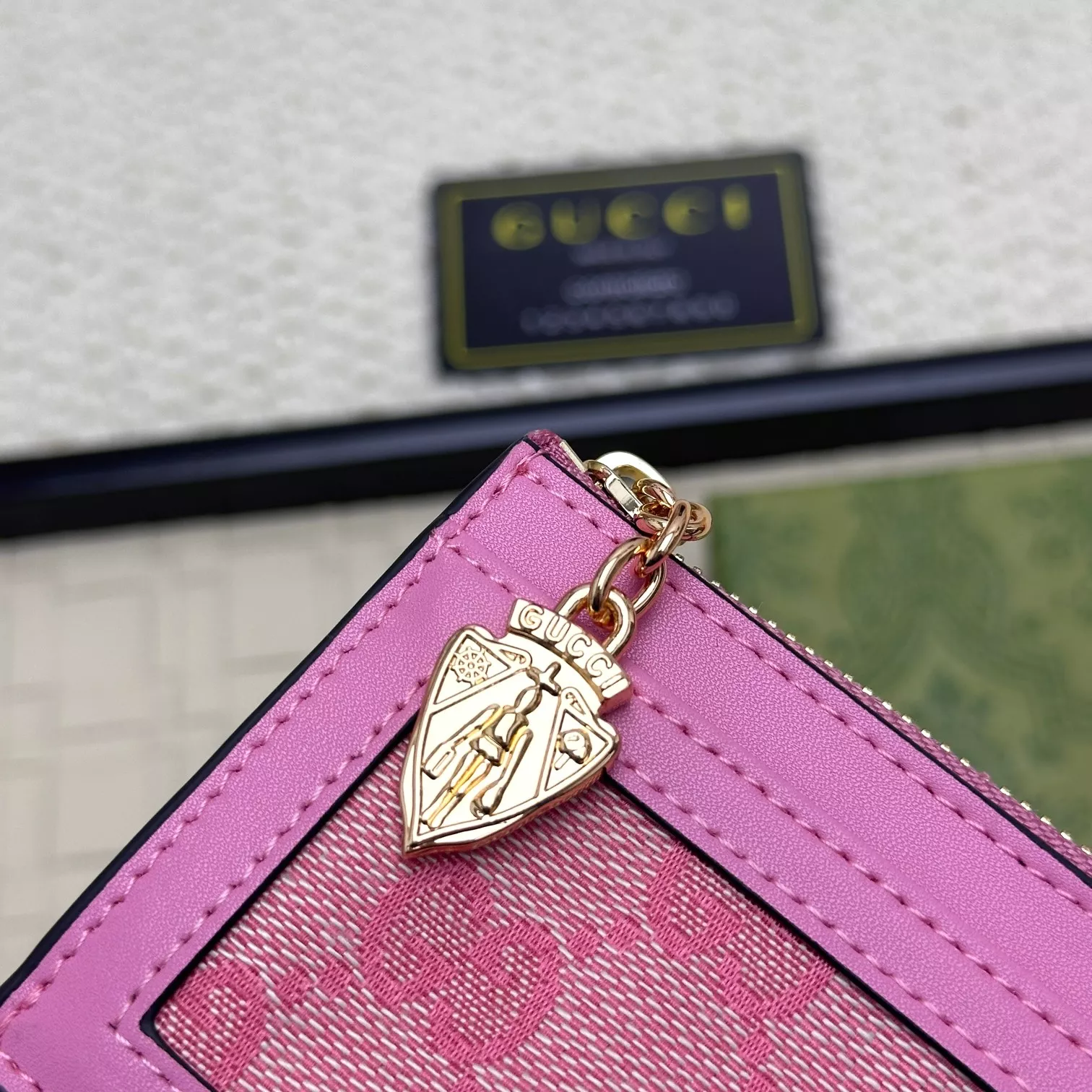 Gucci Card Case Durable 2037