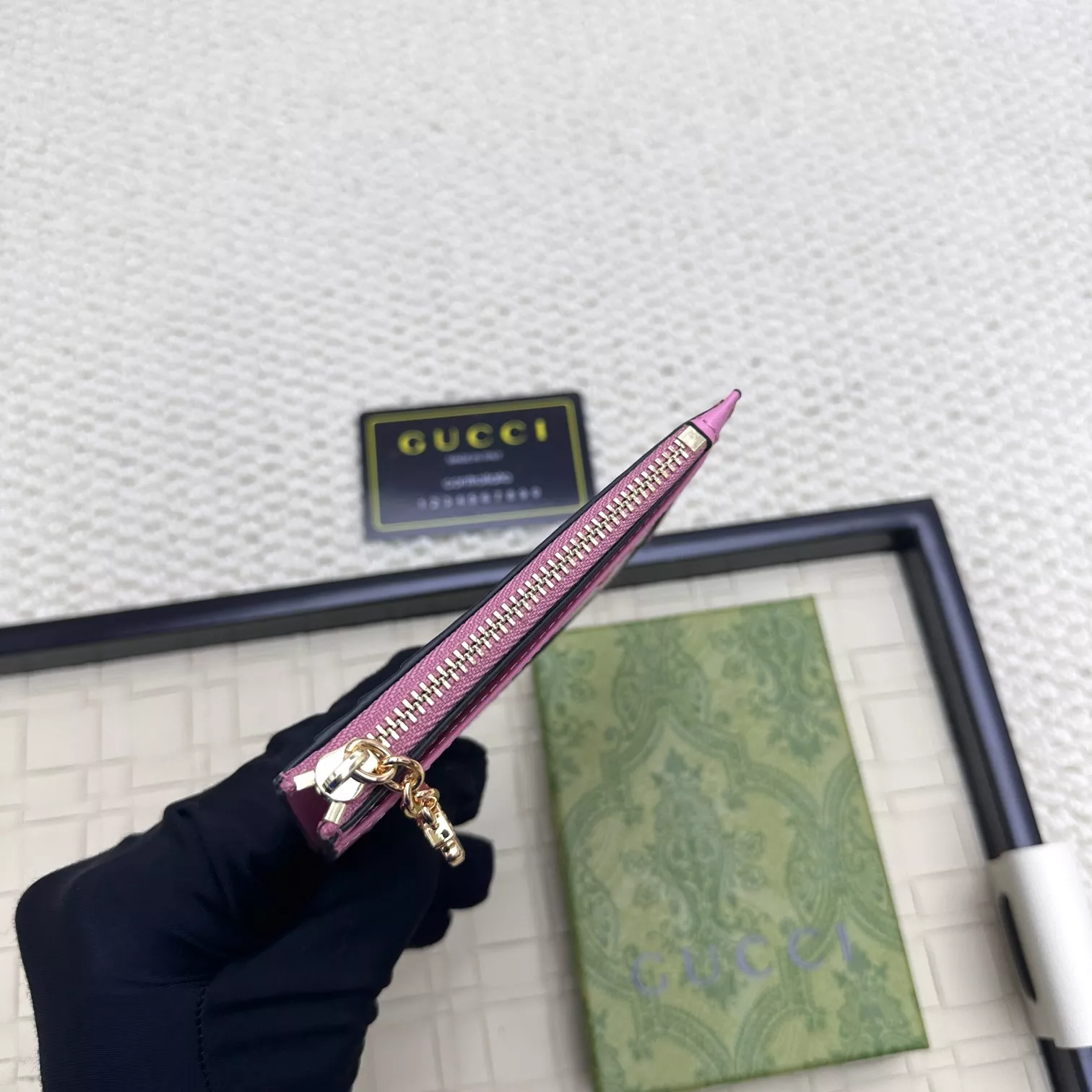 Gucci Card Case Durable 2037