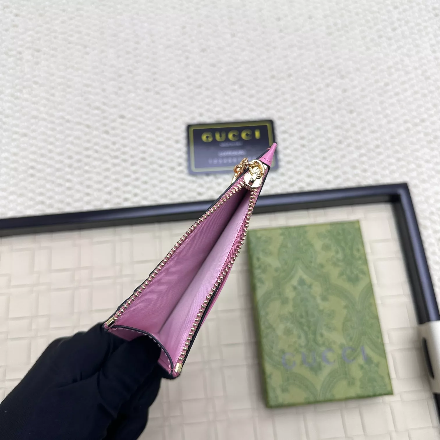 Gucci Card Case Durable 2037